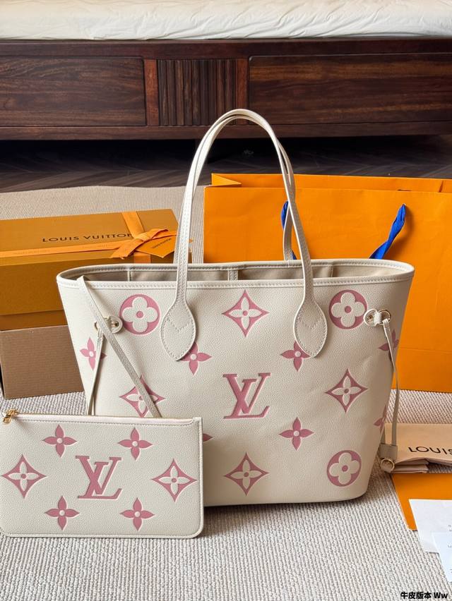 牛皮版本 Lv ｜Neverfull 中号购物袋 入门级的款式哦！绝对的终身款！此物经典不言而喻！街拍和实用都是非常Nb的选择！大家拿到后可以感受下，皮质颗粒之