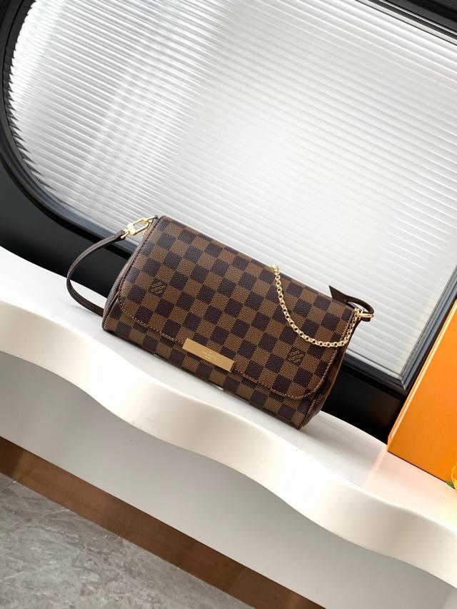 动态163C芯片 顶级原单加强版 这款Favorite M40718老花 N41129啡格 N41275白格 中号手袋以Monogram 帆布制成,可手拿,肩背 动态163C芯片 顶级原单加强版 这款Favorite M40718老花 N41129啡格 N41275白格 中号手袋以Monogram 帆布制成,可手拿,肩背