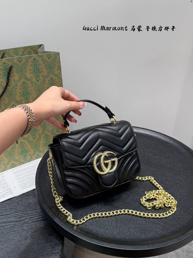 配盒 Size: 18.16Cm Gucci 新款 Marmont 链条方胖子 手提马蒙包链条包 波浪纹绗缝 好经典 质量很好 性价比高 宝宝们 绝对绝对的下一