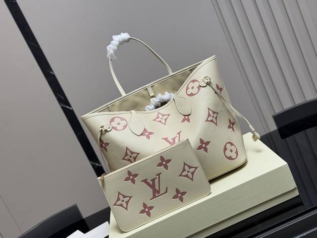 配盒 Size： 32底*28高Cm Lv Neverfull 中号购物袋！ 骨灰级产物！ 经典到无可复制！ 有质感！有味道！