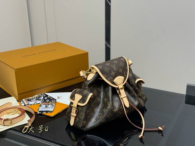 配折叠盒飞机盒 Lv新款来啦 OdysséE手袋 源自2025秀款～ 复古千禧中带一点点俏皮可爱 Monogram经典老花黑色皮质 尺寸:31.22Cm