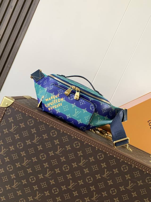 M25783 顶级原单 变码芯片163C 新品上市，最新款本款 Rush 腰包取材 Monogram Heritage 帆布，以 Pharrell Willia