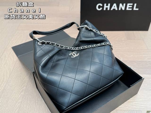 6色 折叠盒 香奈儿Chanel 断货王又美又酷！ 这只嬉皮包真的超级万能 复古时髦又很抗造 酷飒有型质感拉满！ 尺寸30 21