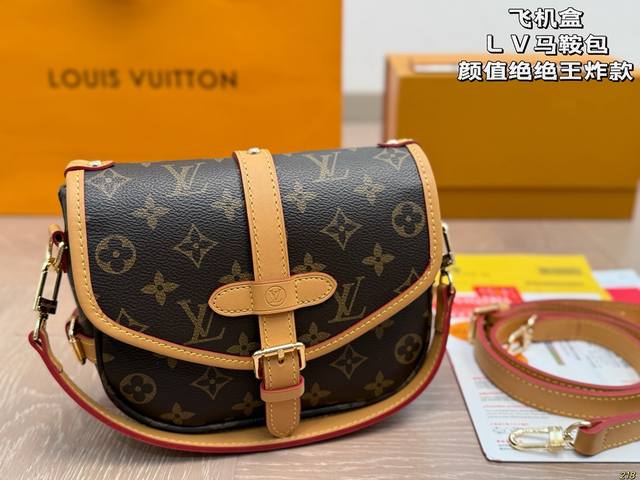 飞机盒 Lv老花马鞍包 小巧可爱的容貌却不影响它的容量 颜值绝绝王炸款 尺寸19 14