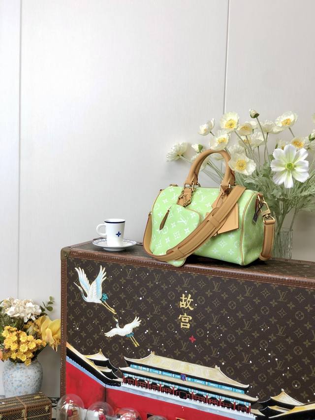 型号 ｜ 品级 东莞 ｜代购版 品名 尺寸 25*15*15厘米 长 高 宽 五金 全钢｜电镀厚金 ～F 产地 法国 动态 [163C01] 区块链数字护照 ：