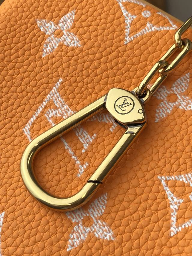 型号 ｜ 品级 东莞｜代购版 品名 尺寸 40*26*23厘米 长 高 宽 五金 全钢｜电镀厚金 ～F 产地 法国 动态 [163C01] 区块链数字护照 ：