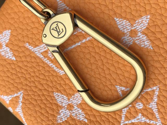 型号 ｜ 品级 东莞 代购版 品名 尺寸 25*15*15厘米 长 高 宽 五金 全钢｜电镀厚金 ～F 产地 法国 动态 [163C01] 区块链数字护照 ﹌