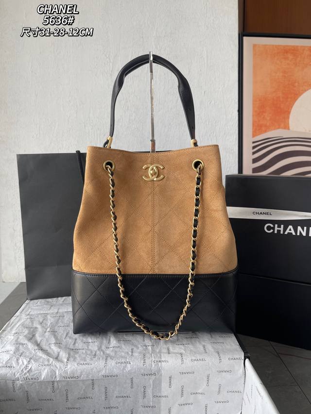 厂价 最高版本原厂皮顶级原单配专柜全套包装 Chanel5636竖款麂皮 25A 系列新款来袭，包型简约大气，光滑细腻小牛皮，质感拉满，菱格纹+经典双C Log