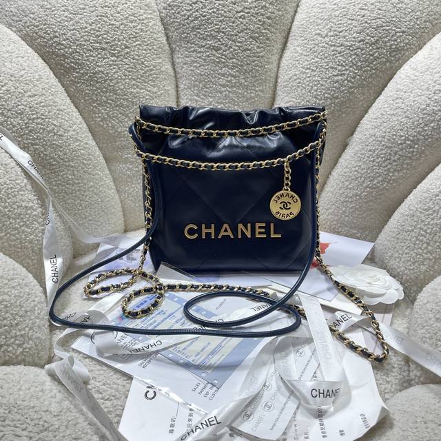 新款现货！！深蓝！Chane123S3980香奈儿的Mini22击中红心了 香奈鹅的包包配饰永远都会被种草来自刚结束的 春夏系列 尤其是这一季新出的这两个配色的