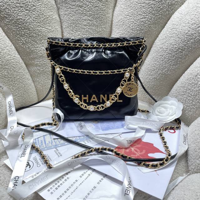 新款现货！！新款黑色珍珠！Chane123S3980香奈儿的Mini22击中红心了 香奈鹅的包包配饰永远都会被种草来自刚结束的 春夏系列 尤其是这一季新出的这两