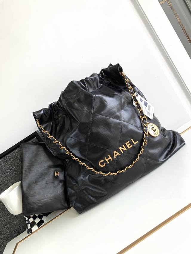 号尺寸皱纹 春夏火爆22 Bag购物袋As3260 本季最火最值得入手的系列，它的名字叫22 Bag，小香凡是以数字命名的都必火爆 也一定会成为经典 超级时尚和