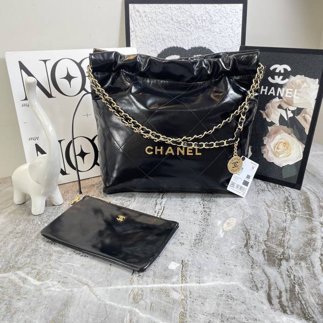 高版本 配白盒 25C早春幻彩色垃圾袋 最火最值得入手的系列,它的名字叫22 Bag,小香凡是以数字命名的都必火爆 也一定会成为经典 超级时尚和大气,非常好搭配 高版本 配白盒 25C早春幻彩色垃圾袋 最火最值得入手的系列,它的名字叫22 Bag,小香凡是以数字命名的都必火爆 也一定会成为经典 超级时尚和大气,非常好搭配