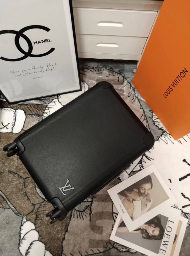 高品质 Louis Vuitton-Horizon四轮拉杆箱 55厘米 规格：38*55*21 长*高*宽 专柜正品品质 现货供应 L V Horizon 拉杆