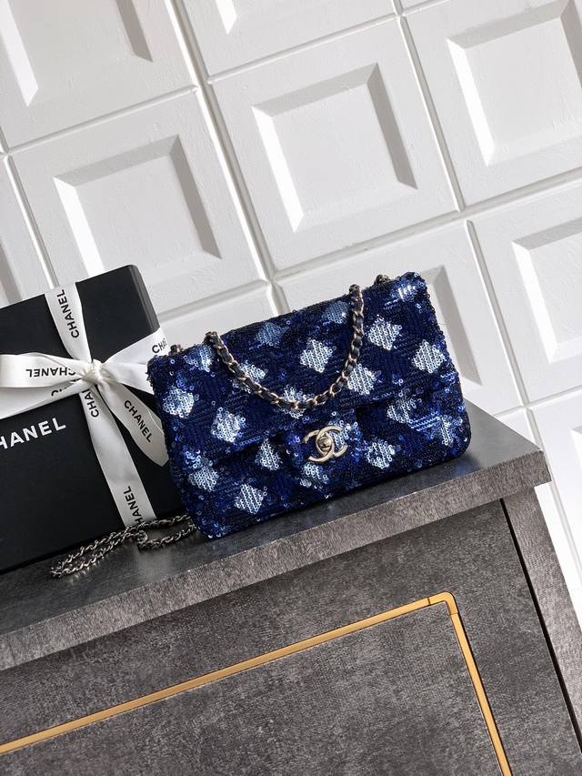 顶级原单 蓝色方格20 Cm 亮片刺绣 Ohanel 25P天兰密性亮片、型状Cf超闪亮片珠片包接预定啦夏季滤镜,So Black炸街超酷实物简直美炸了超级少有 顶级原单 蓝色方格20 Cm 亮片刺绣 Ohanel 25P天兰密性亮片、型状Cf超闪亮片珠片包接预定啦夏季滤镜,So Black炸街超酷实物简直美炸了超级少有