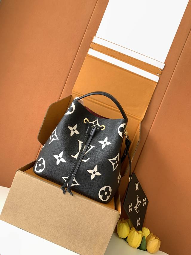 特级Mb芯片版原厂皮 NéOnoé 中号手袋 型号：M45497黑色 材料：A级全钢五金，进口原厂面料 包装：全套原厂免税Mb包装 尺寸：26X26X17.5C