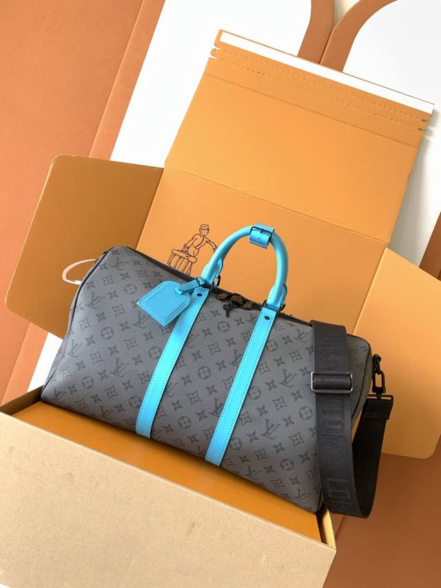 M11481 特级全钢 正品开发 原厂皮 芯片版 配全套专柜包装 本款 Keepall BandoulièRe 45 旅行袋出自 秋冬时装秀，以 Monogra