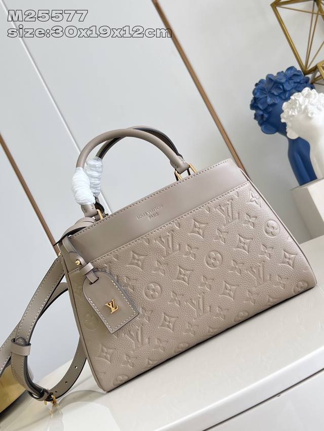 出厂价p 顶级原单 M25577灰 M15231 为了时尚都市的生活方式,将功能性与优雅的轮廓结合起来的City Avenue pm Avenue pm 。日常 出厂价p 顶级原单 M25577灰 M15231 为了时尚都市的生活方式,将功能性与优雅的轮廓结合起来的City Avenue pm Avenue pm 。日常