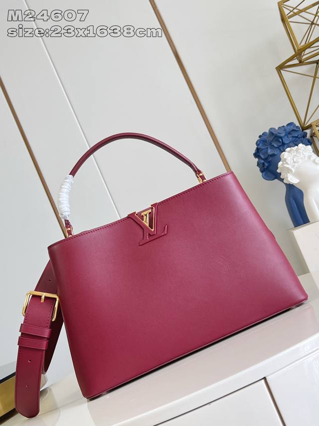 出厂价p 顶级原单 M24607紫红 M13027 本款 Capucines Souple 大号手袋重绎路易威登经典设计，以光滑 Taurillon 牛皮革成就