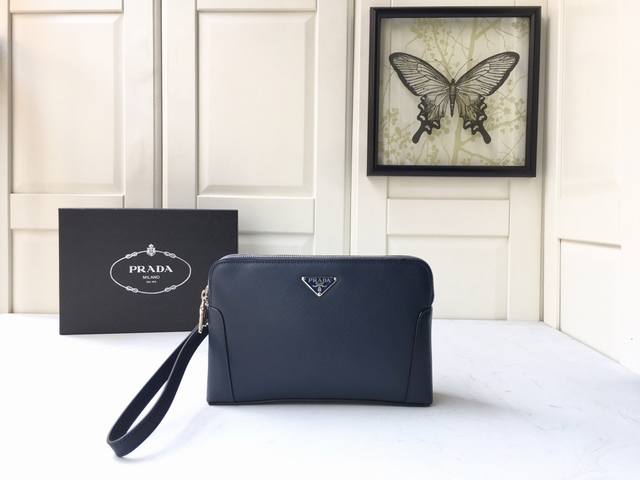 特级原厂配专柜包装经典新款Va81188手包到货采用进十字纹牛皮，顶级五金，双层拉琏，格层多多，经典又实用，又是一款永久不过时得经典手包，长24X高16X底6C