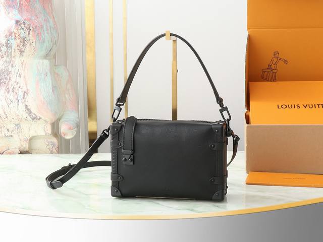 出厂价p 顶级原单 独家实拍 M24309黑色黑扣 全皮软盒子包系列 Side Trunk 中号手袋 M46358 本款 Side Trunk Hr中号手袋出自