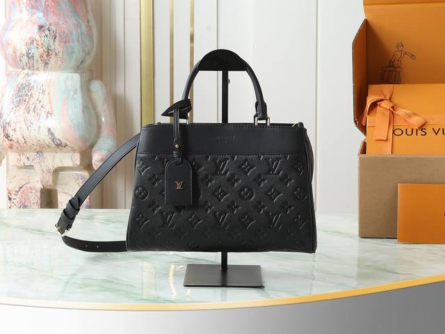 出厂价p 顶级原单 独家实拍 M25577 黑色 M15231 灰 Avenue 小号手袋，为了现代和都市的生活方式，结合了功能性和精致的轮廓推出的城市大道 Y