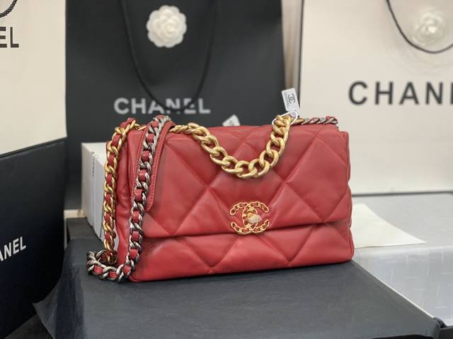 小号 中号 Chanel：：型号：As1162一36Cm。1161一30Cm。1160一26Cm。 - 年最受欢迎大菱格豆腐包： 羊皮系列，由古银：白叻：金色：