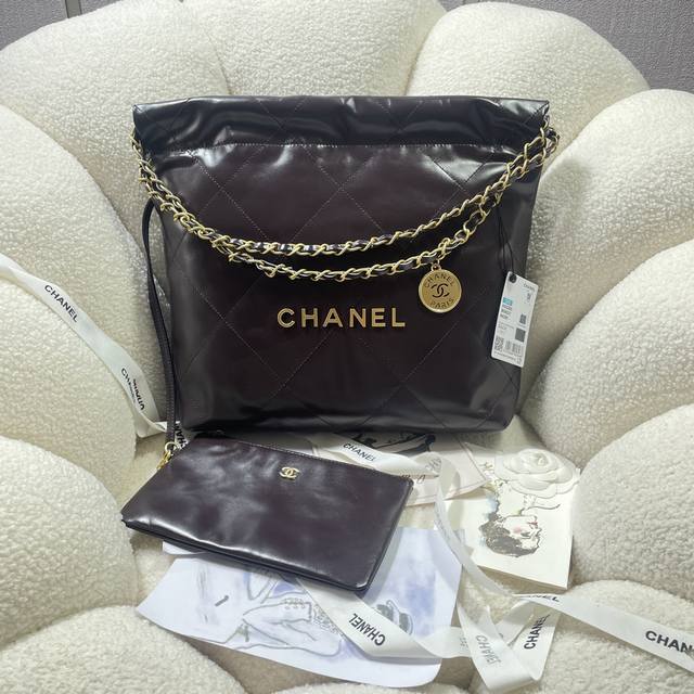 小号 大号 S春夏火爆22 Bag购物袋3260 本季最火最值得入手的系列，它的名字叫22 Bag，小香凡是以数字命名的都必火爆 也一定会成为经典 超级时尚和大