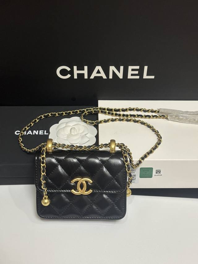 ohanel 小号双金球进口油蜡牛皮 小号双金球招财包 斜跨包 A Y尺寸：12Cm。