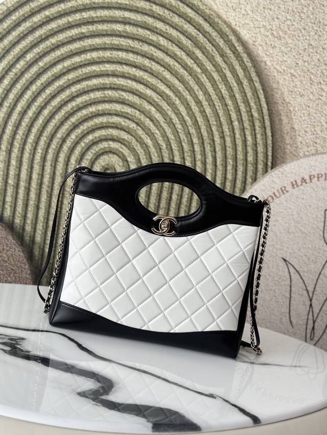 原厂皮 Zp开发 Chane1 24S春夏横版中号 31Bag 售价59930Rmb购入开发~ Chane1“包王”全新31新中号Size时尚代表作 31Bag