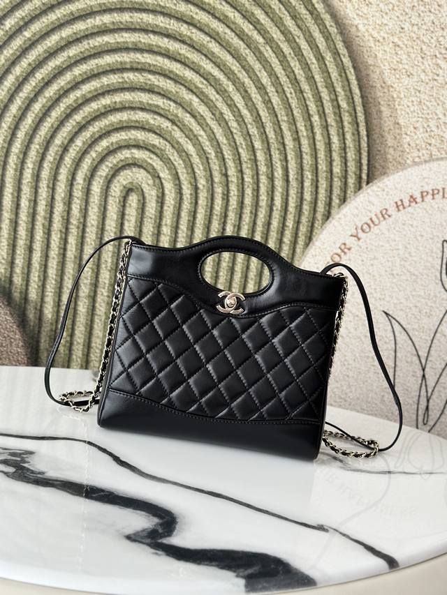 原厂皮 Zp开发 Chane124S手工坊迷你31Bag购物袋黑色售价47710Rmb购入开发 包王”全新设计31Bag迷你Size时尚代表作31Bag 经典再