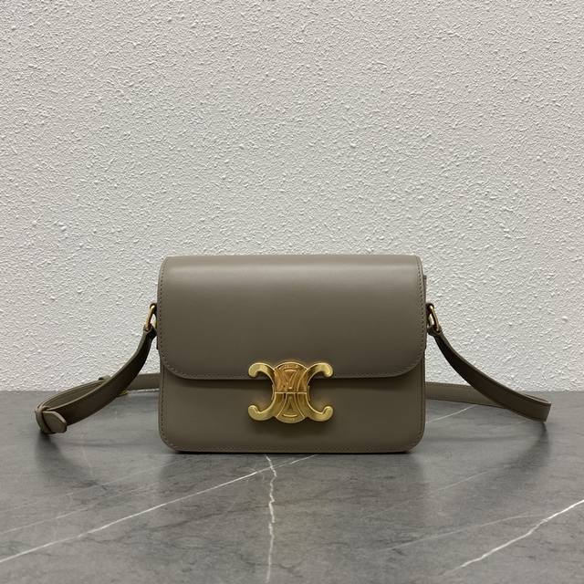 正品级 Triomphe_新经典 纯钢五金新升级-不易掉色、生锈-相比合金更耐久- 凯旋门新理念的定义 添加巴黎的元素 复古风调 高贵的气质 被时尚领域再度认知 正品级 Triomphe_新经典 纯钢五金新升级-不易掉色、生锈-相比合金更耐久- 凯旋门新理念的定义 添加巴黎的元素 复古风调 高贵的气质 被时尚领域再度认知