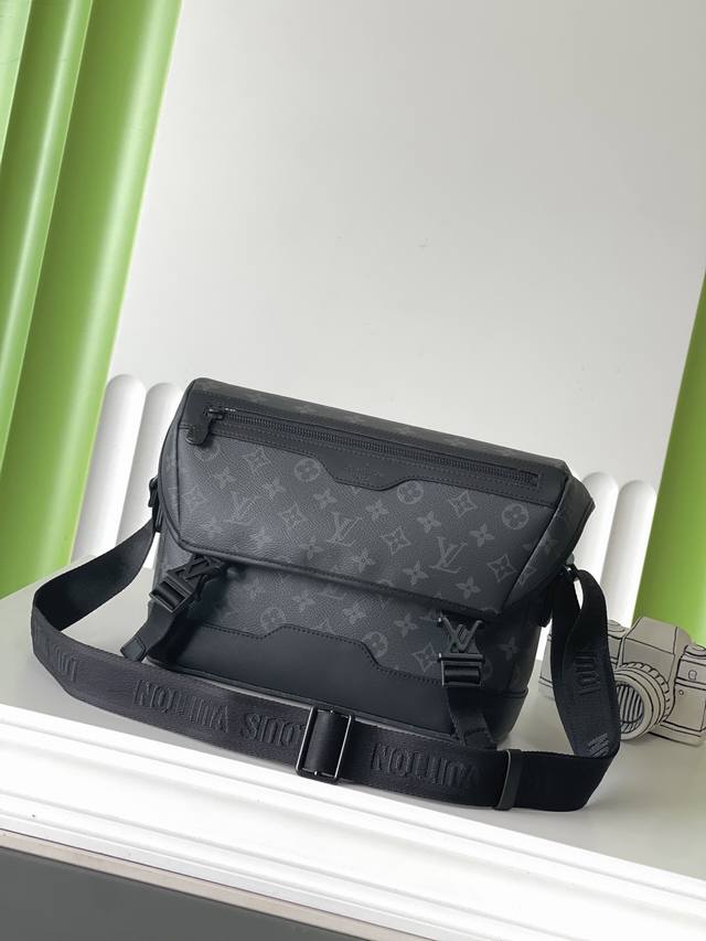 正品级 M12517 33×22.5×11 Voyager 黑花邮差包 顶级原单 变码芯片 正品级 M12517 33×22.5×11 Voyager 黑花邮差包 顶级原单 变码芯片