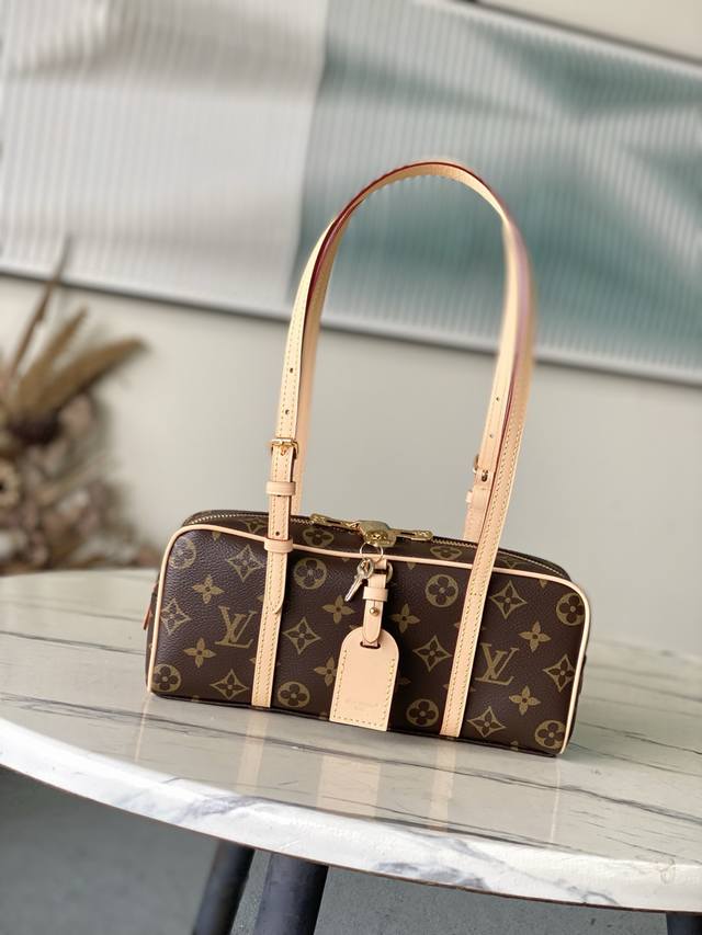 出厂价p 海外顶级原单 M47031 回溯1980年代Cite手袋的经典设计，成就此款Hangon手袋的浓郁复古格调。Monogram帆布和Wn饰边塑造现代保龄