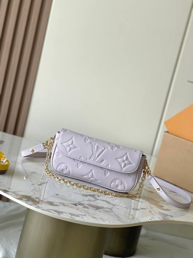 特级Mb原厂皮 本款 Wallet On Chain Ivy 手袋 型号：M25714 材料：A级全钢五金，进口原厂牛皮 包装：全套原厂免税Mb包装 尺寸：12