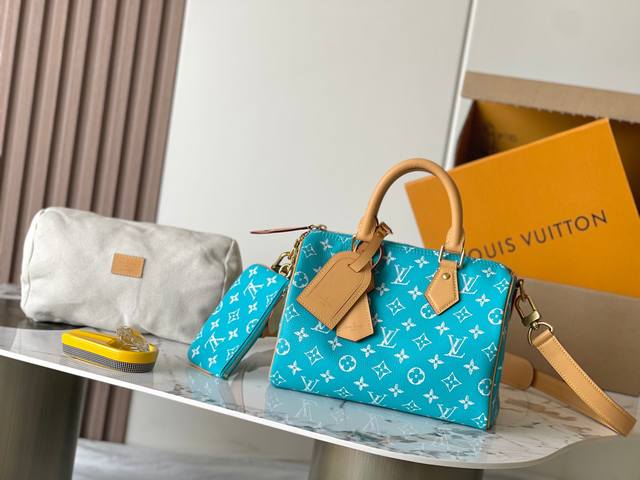 特级Mb芯片版原厂皮 Bandouliere 25手袋出自 pharrell Williams 以 From paris To Virginia为主题的 秋冬系