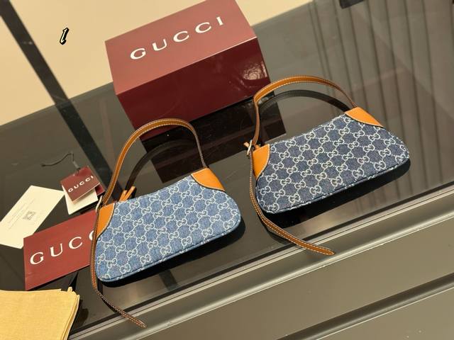 配盒 古奇迷你小腋下包,Gucci是真香啊 Gucci迷你小腋下包 喜欢迷你腋下包的这个还真不错 打麻将感觉特别好使 一个手机一把车钥匙 轻轻松松上阵啊 尺寸: 配盒 古奇迷你小腋下包,Gucci是真香啊 Gucci迷你小腋下包 喜欢迷你腋下包的这个还真不错 打麻将感觉特别好使 一个手机一把车钥匙 轻轻松松上阵啊 尺寸: