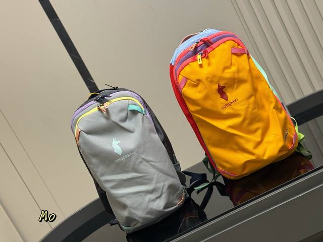 羊驼双肩包，户外休闲超吸睛 宝子们，今天给你们种草一款超可爱的羊驼双肩包！ 我最近入手了这款美国多巴胺拼色的羊驼双肩包，真的爱不释手！它有超多颜色拼接，看起来特