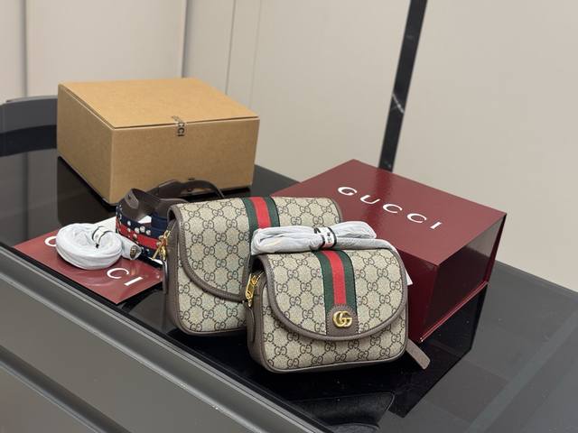 配折叠盒飞机盒 Gucci Ophidia邮差包 复古风潮新宠！ 古奇 Ophidia邮差包， 真的是一眼就爱上了！ 这款包包的复古设计， 仿佛带我穿越回了那个