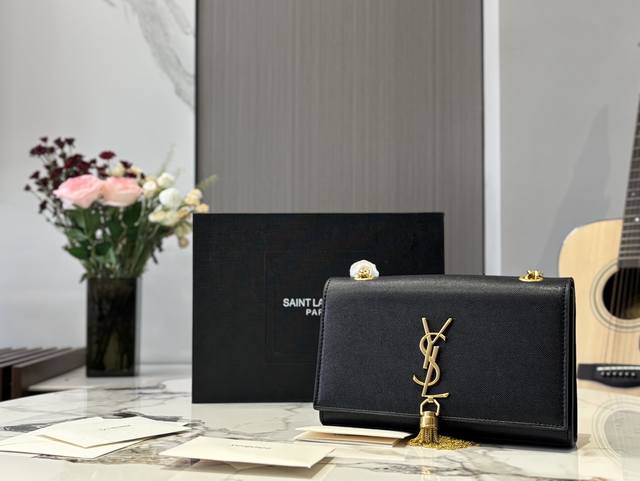 配盒升级版 Size：24 15Cm 大 Ysl Woc信封包 Kate 鱼子酱牛皮看起来质感特别好！耐磨耐用！