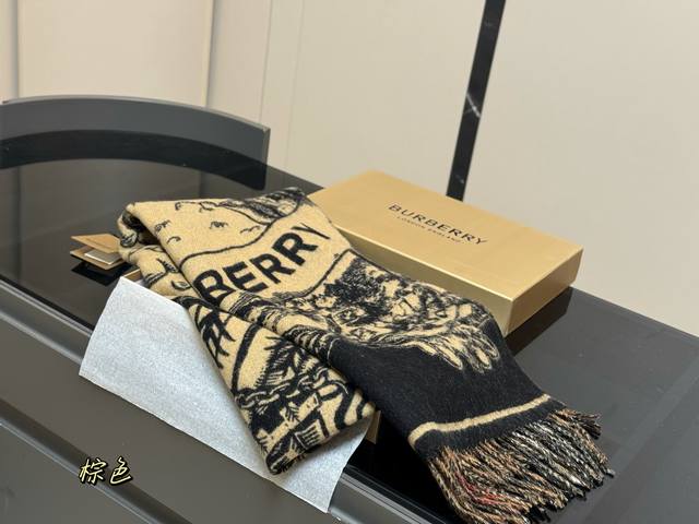 配盒 Size:45*190Cm Burberry双面羊绒围巾! 爆品强烈推荐入手的围巾! 巴宝莉双面可用, 一面骑士标, 一面经典格纹真的好好看 自用送人都哦 配盒 Size:45*190Cm Burberry双面羊绒围巾! 爆品强烈推荐入手的围巾! 巴宝莉双面可用, 一面骑士标, 一面经典格纹真的好好看 自用送人都哦