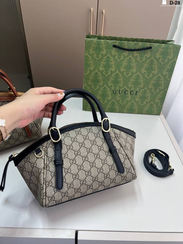 酷奇饺子包 Gucci女士Gg Emblem系列 手提包Gucci 女士Gg Emblem系列 D-28尺寸22×18配盒