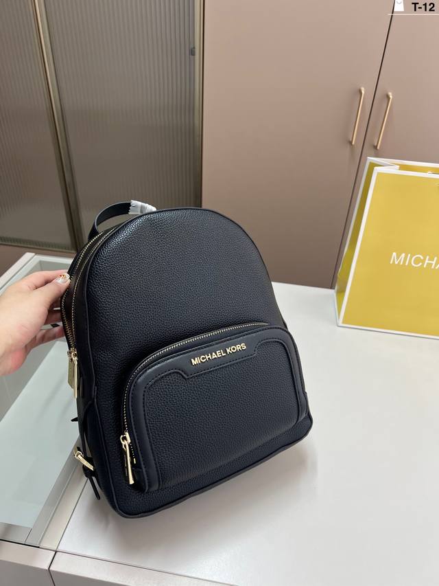 Mk双肩包 很有设计感高级感 拿捏的恰到好处 T-12尺寸23×30