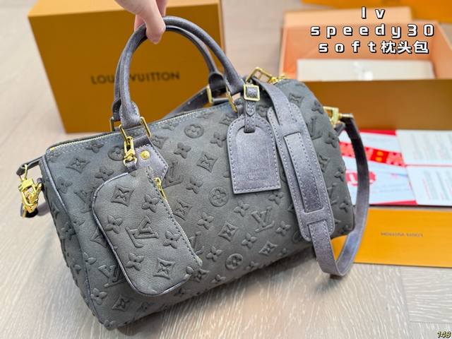 Lv路易威登新款 Speedy Soft 枕头包 配有可拆卸肩带自由转换 手提，肩背等各种造型背法 极具松弛感 上身效果时髦好看 尺寸30 18