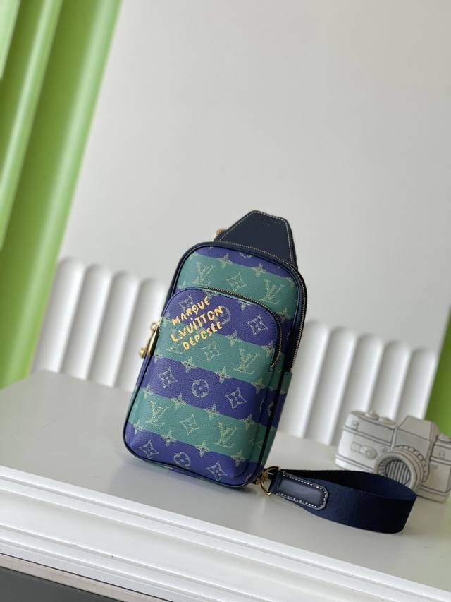 正品级 M26419 30×16×5.7 Auenue 条纹单肩胸包 顶级原单 变码芯片