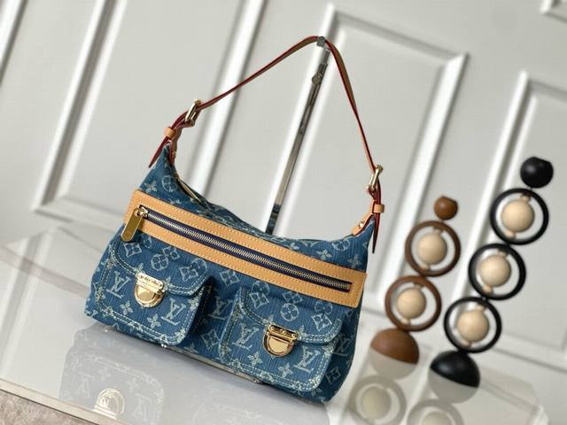 顶级原单 独家实拍 本款M44464 95049 中古系列 绝版限量款。牛仔元素可是永不过时的,而且无论怎么搭配都超有范,无敌洋气!闭眼入~尺寸:30.0×10 顶级原单 独家实拍 本款M44464 95049 中古系列 绝版限量款。牛仔元素可是永不过时的,而且无论怎么搭配都超有范,无敌洋气!闭眼入~尺寸:30.0×10