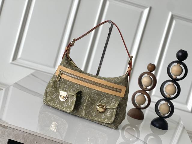 独家实拍 顶级原单 本款M95213草绿色丹宁牛仔布中古腋下包Vintage手袋牛仔新款手提中古绝版牛仔斜挎手提包，夏日必备单品牛仔元素可是永不过时的哦，男士牛