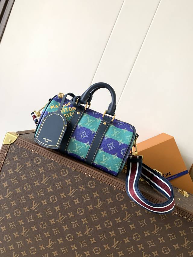 M25786 顶级原单 变码芯片163C 本款 Keepall BandoulièRe 25 手袋浓缩经典 Keepall 旅行袋设计，以 pharrell W