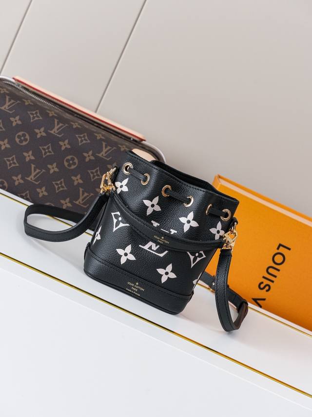 动态163C01芯片 M46291黑丝印 顶级原单 独家背景实拍 本款 Nano Noé 手袋以柔软 Monogram Empreinte 皮革呈现 Monog 动态163C01芯片 M46291黑丝印 顶级原单 独家背景实拍 本款 Nano Noé 手袋以柔软 Monogram Empreinte 皮革呈现 Monog