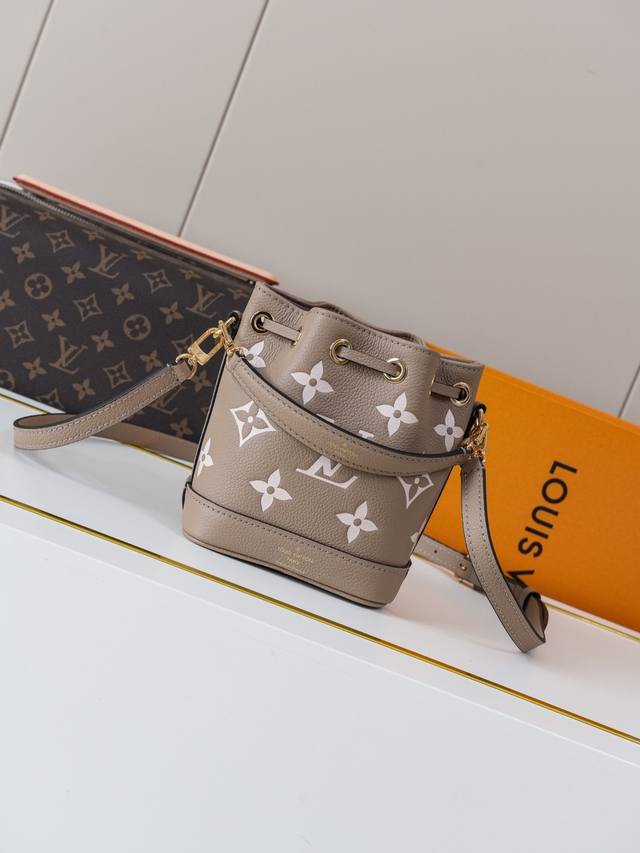 动态163C01芯片 M46291大象灰 顶级原单 独家背景实拍 本款 Nano Noé 手袋以柔软 Monogram Empreinte 皮革呈现 Monog