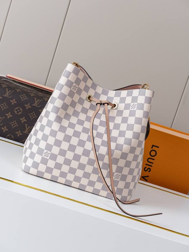 动态163C01芯片 M40152白格粉 顶级原单M44022 独家背景实拍 本款 NéOnoé 水桶包以 1932 年 Gaston-Louis Vuitto